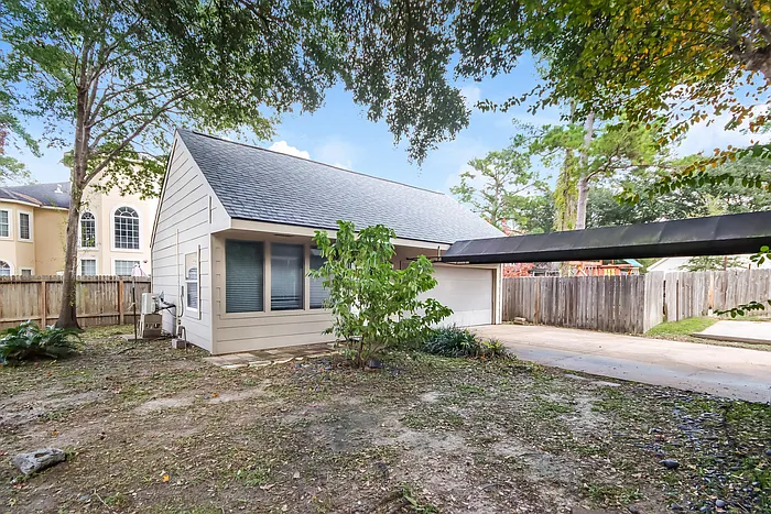 10518 Moorcreek Dr — Photo 25