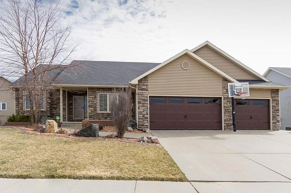1st image of 3406 NW Boulder Brook Pl