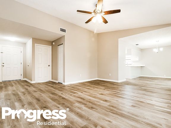 3rd image of 3819 Briarbrook Pl