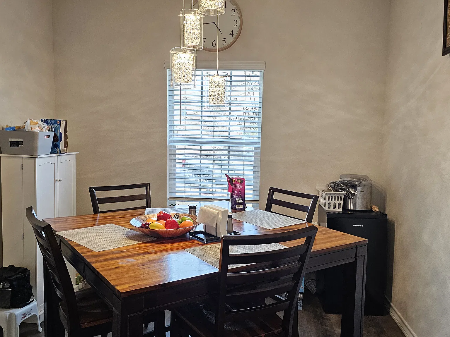5 bed, 3.5 bath, 2677 sqft, $2,500 — Photo 1