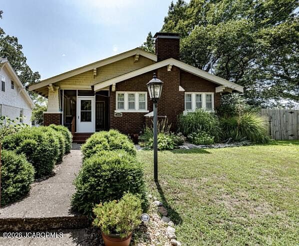 1st image of 1004 Fairmount Ct