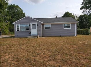 86 Union Ave, Warwick, RI 02889