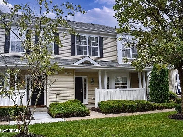 311 Brookfield Dr — Photo 1