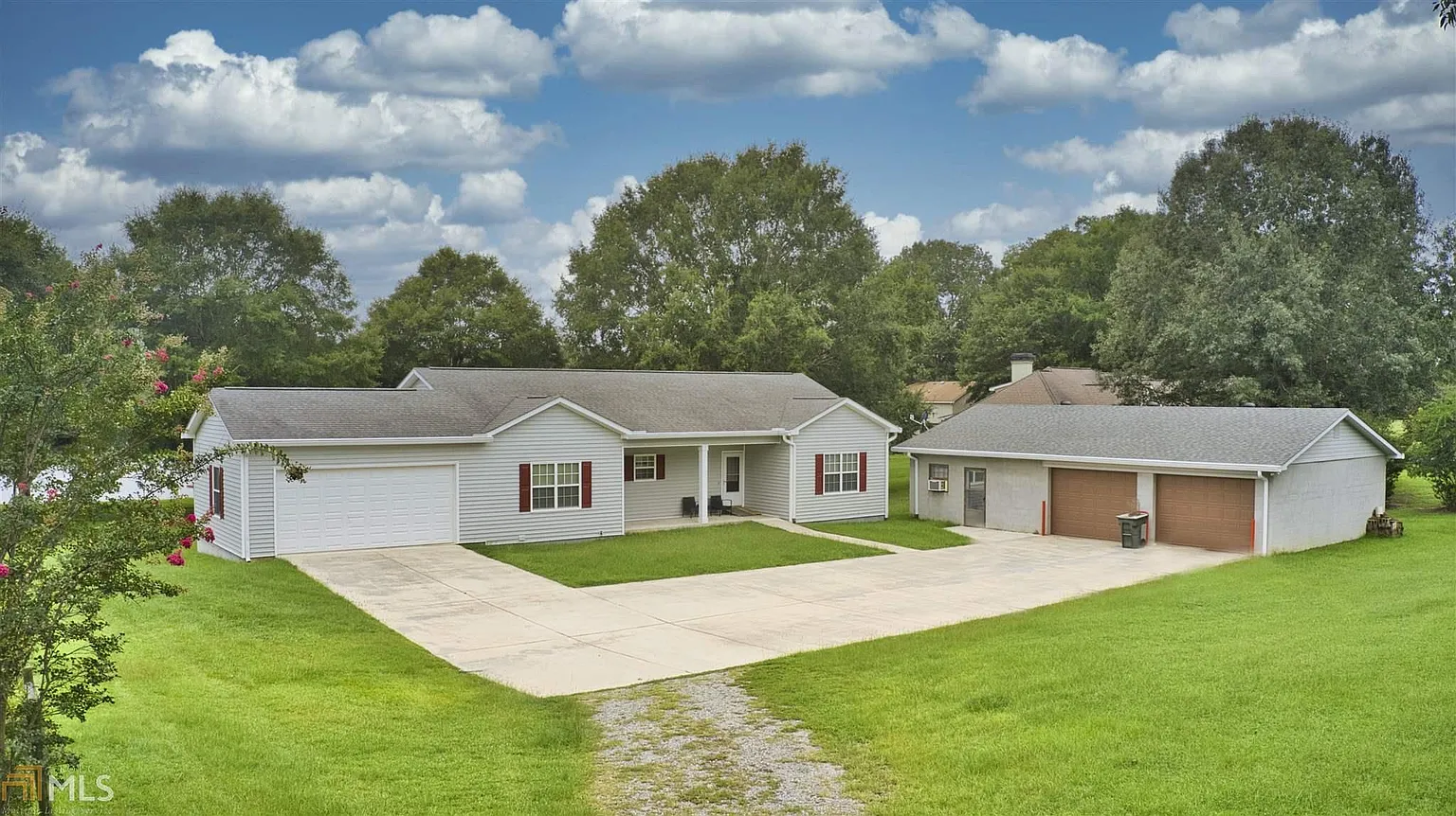 1430 Staci Dr photo 1