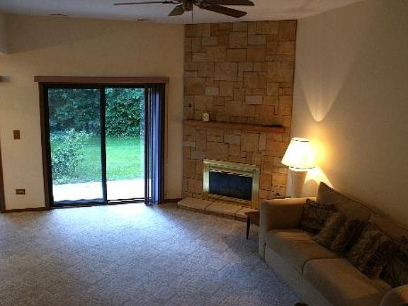 3rd image of 5381 Newport Dr #A