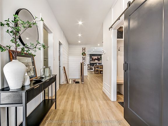 3rd image of 11 Macneil Ct