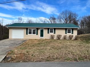 117 Green Acres Dr, Elizabethton, TN 37643