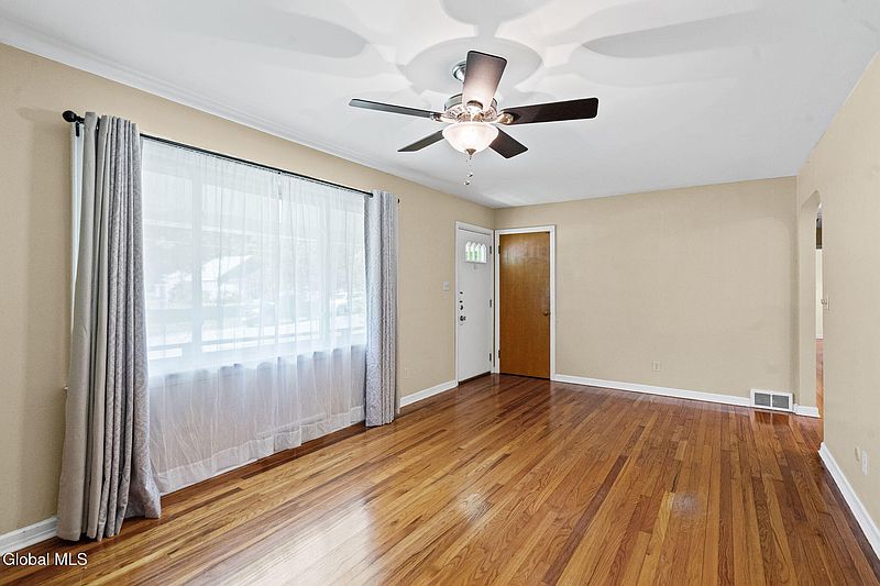 3rd image of 18 Edmel Road