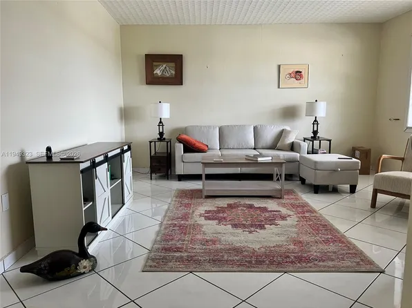 16750 NE 14th Ave APT 310, North Miami Beach, FL 33162