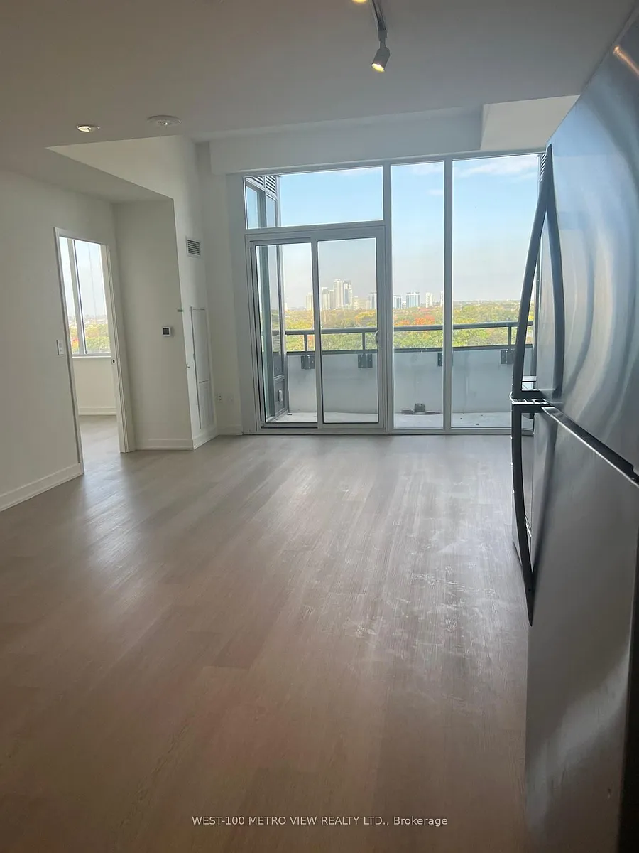 Building Photo - 859 The Queensway #814
