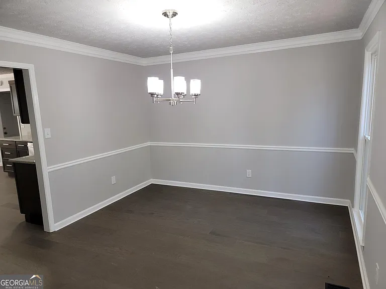 260 Greenfield Cir — Photo 6
