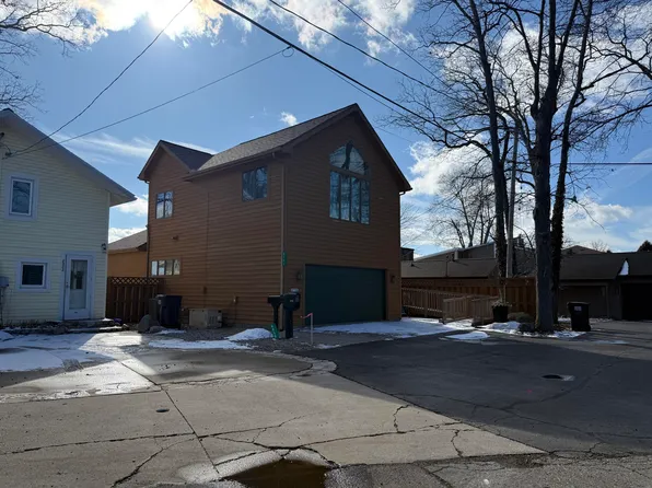 8702 N Shore Dr, Clarklake, MI 49234