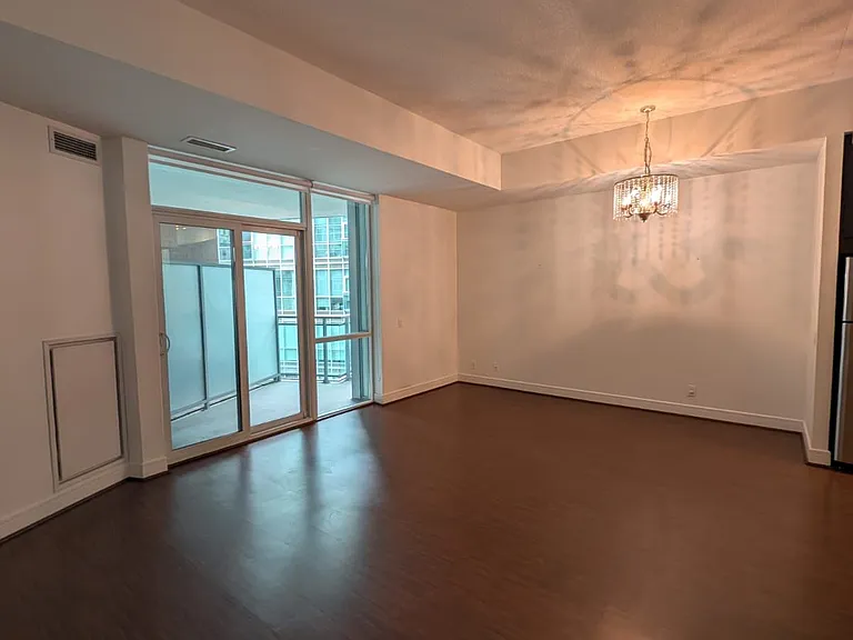 112 George St S #502 — Photo 9