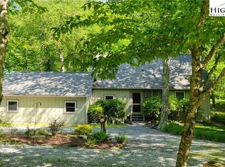 150 Rough Ridge Rd, Sugar Mountain, NC 28604