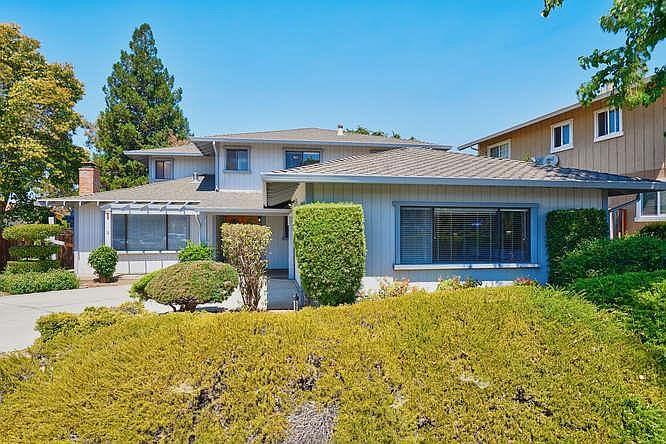 1st image of 2705 Fountain Oaks Dr