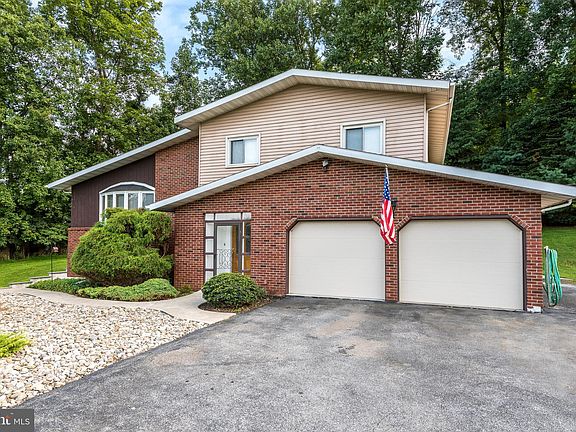 3rd image of 2327 Whitetail Ct