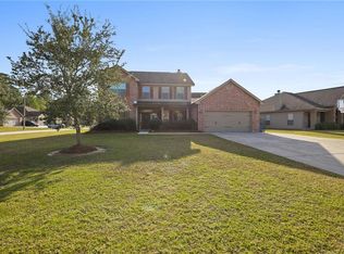 460 Autumn Haven Cir, Lacombe, LA 70445