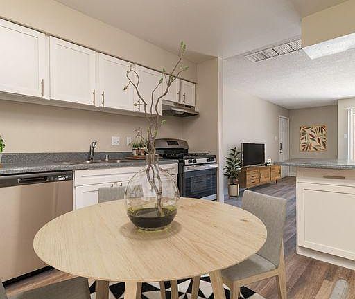 3rd image of 3958 Montgomery Blvd NE #22be2feb5