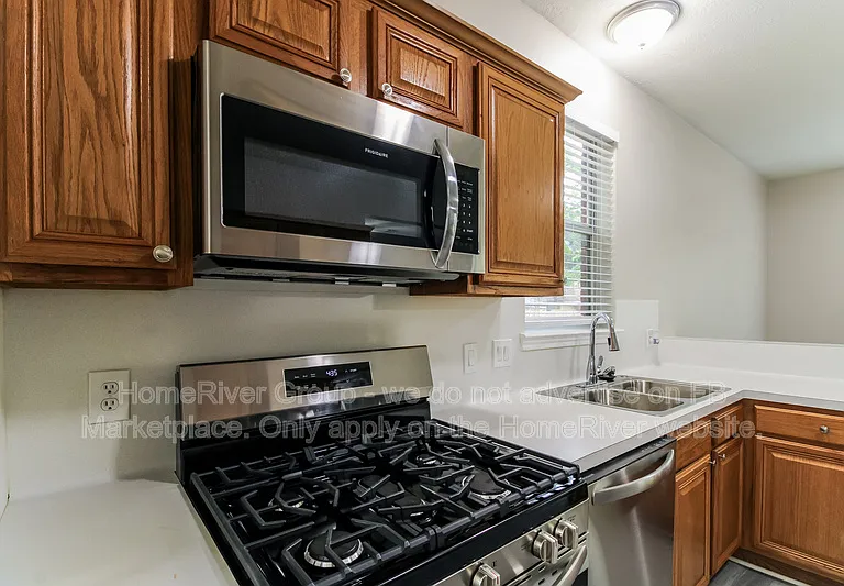 11915 Cottonwood Ln — Photo 5