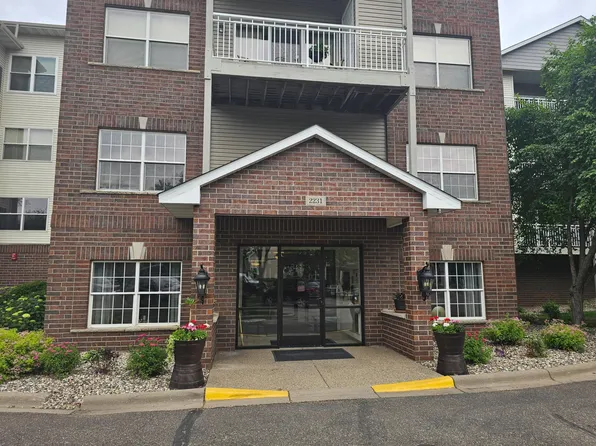 2231 Penn Pl APT 118, North Saint Paul, MN 55109