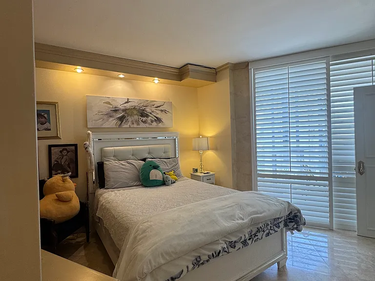 20281 E Country Club Dr — Photo 41