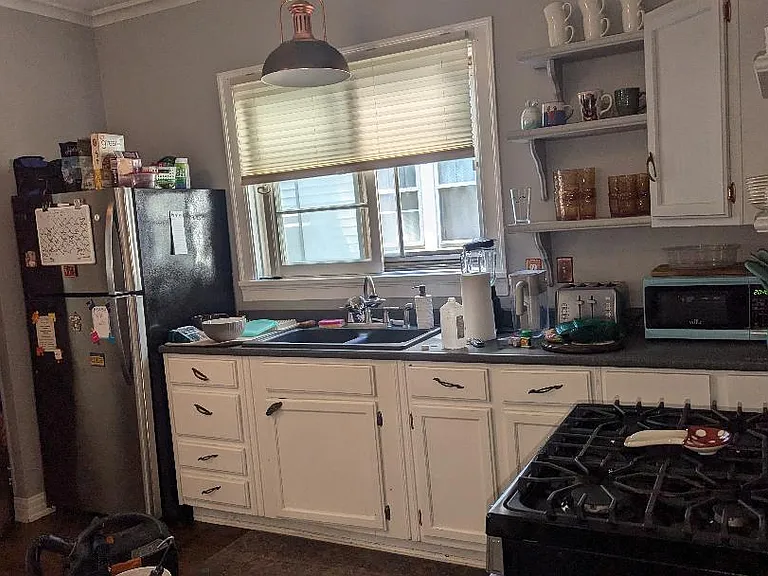 1099 Park Ave #1 — Photo 8