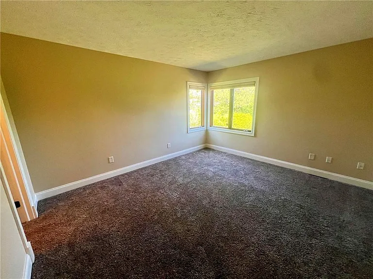 35 Hayfield Way — Photo 8