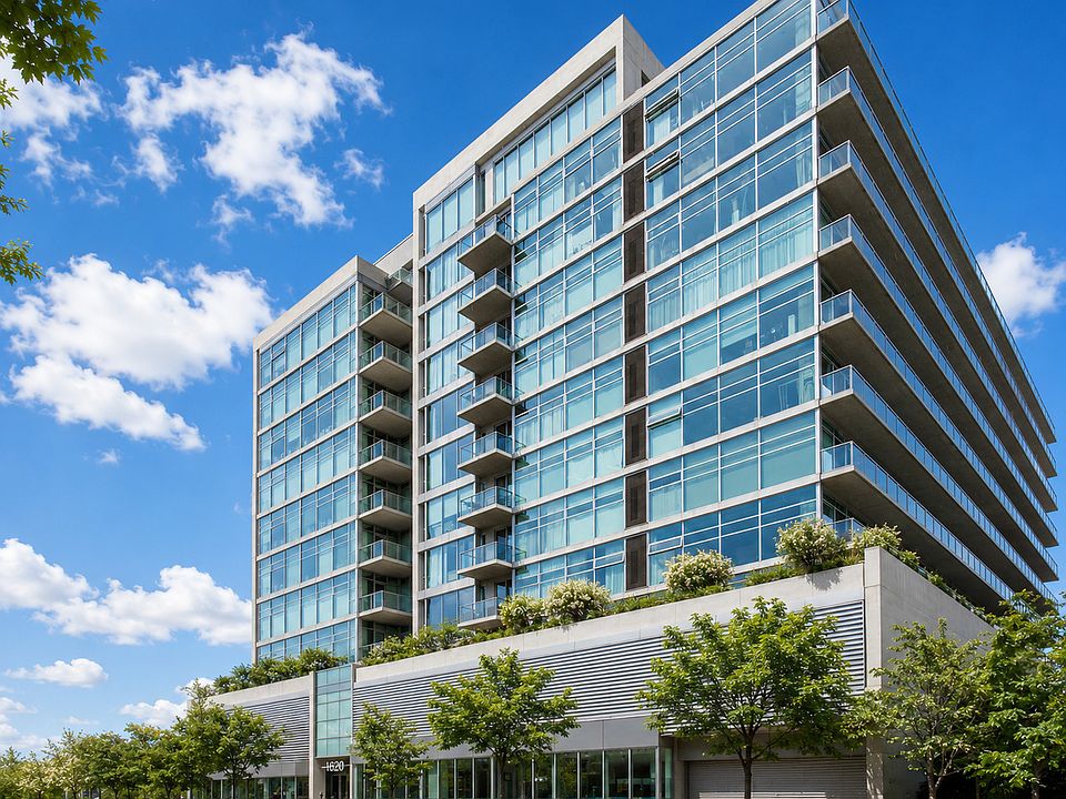 1st image of 1620 S Michigan Ave Unit 924