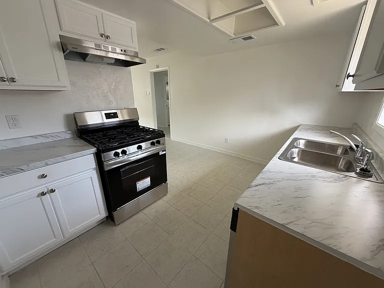 3020 Lourdes St #3020 — Photo 3