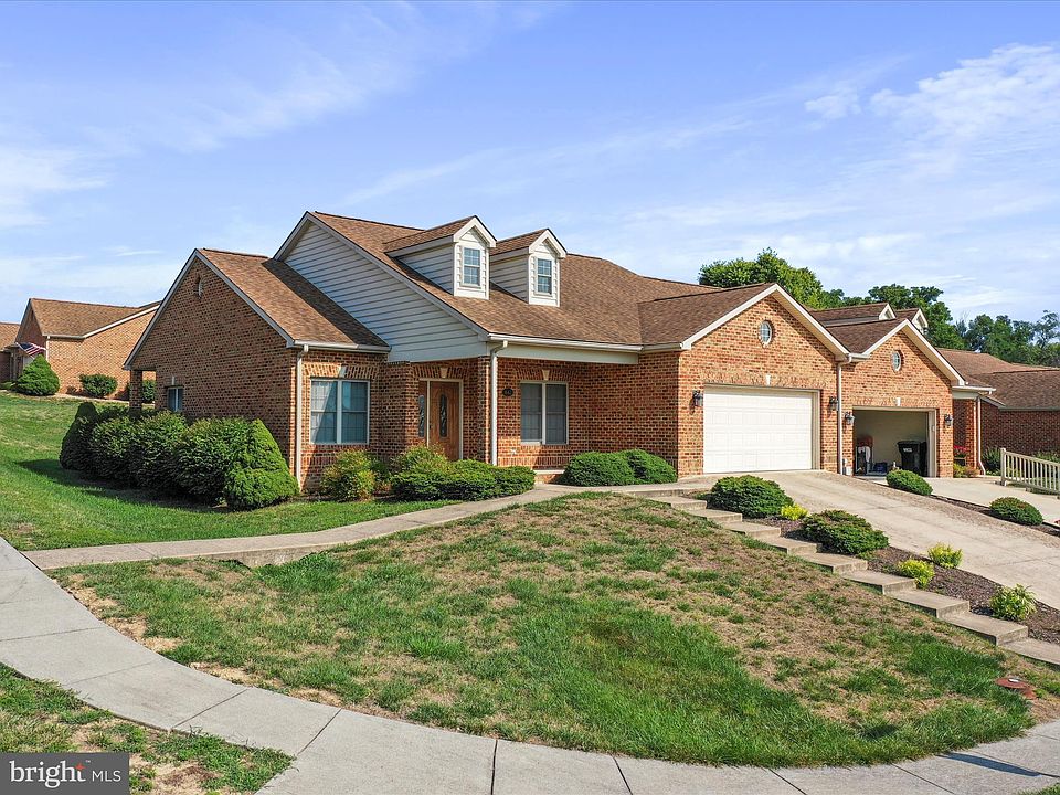 1st image of 442 Henry Dr