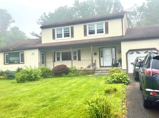 18 Lagana Ln, Shelton, CT 06484