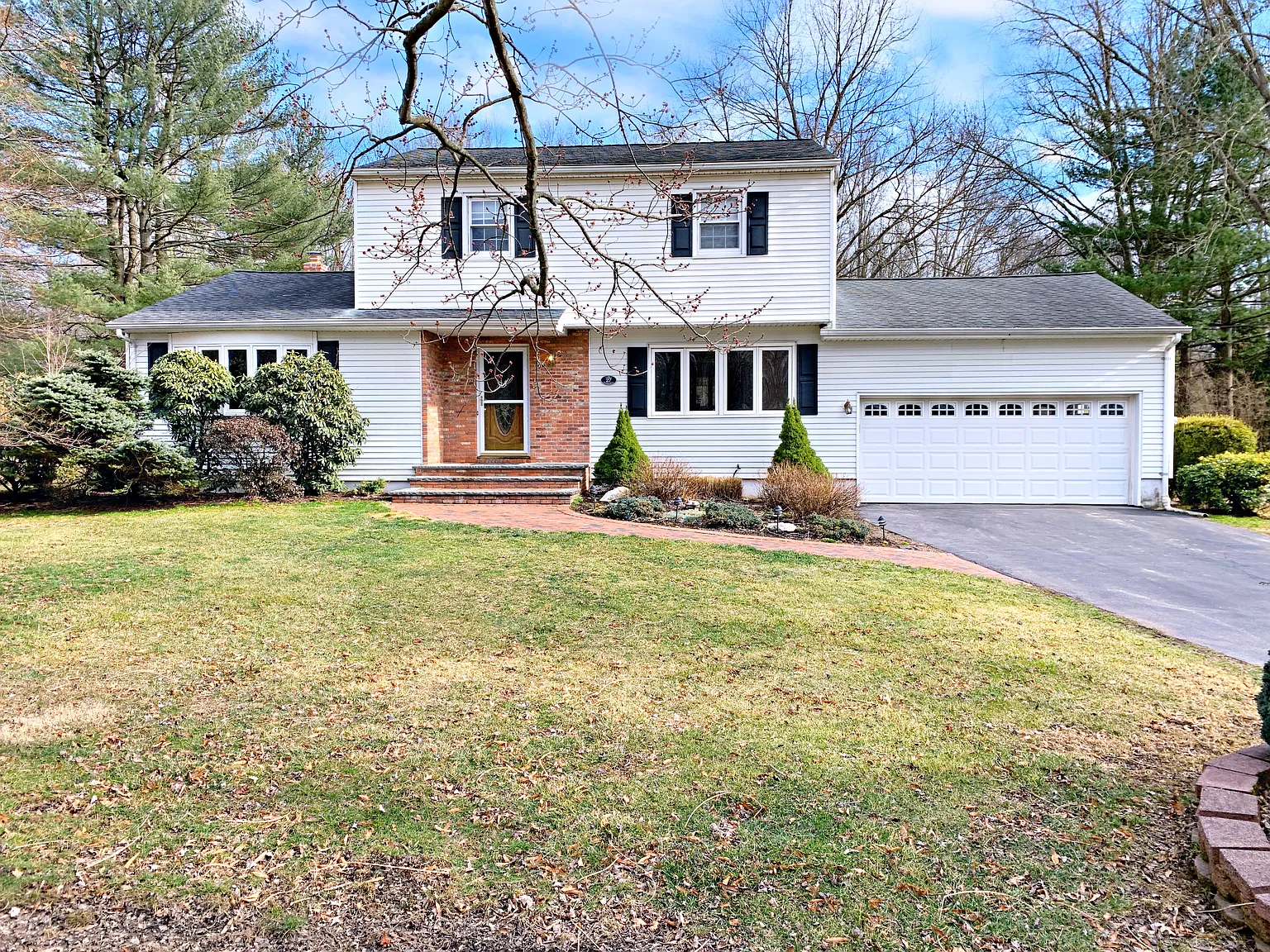 27 Frohlin Dr photo 1