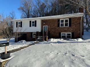 1606 Crestview Dr, Ironton, OH 45638