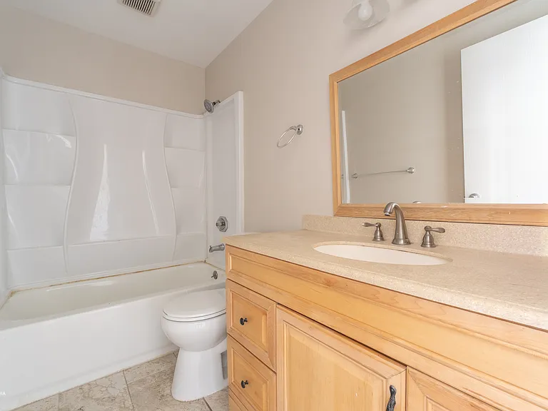 1759 W 3rd St — Photo 13