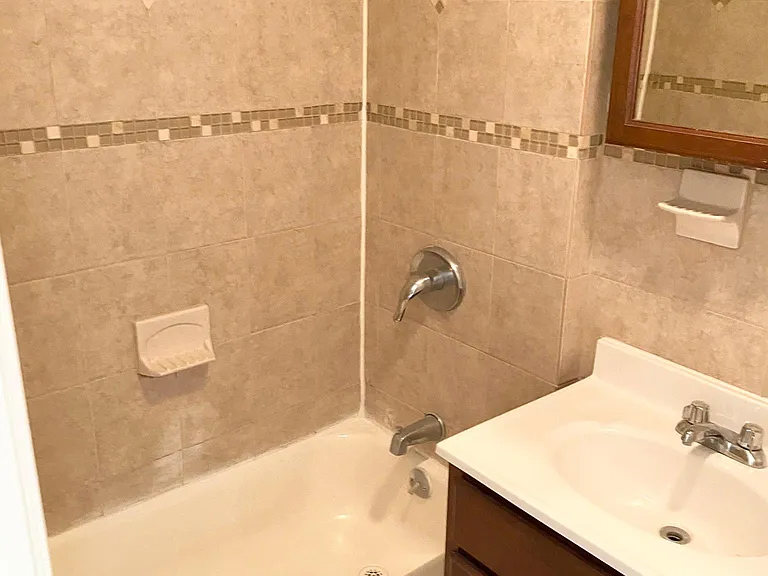 7011 Hudson Ave #7C — Photo 8