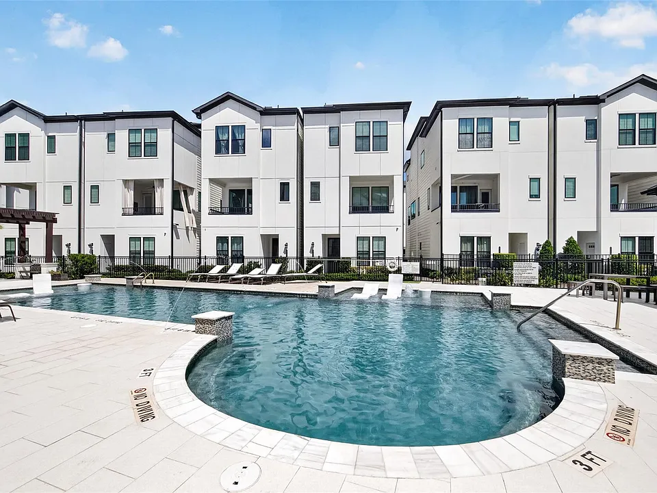 2812 Grand Fountains Dr #F