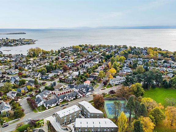 2nd image of 1720 Fairfield Rd #105