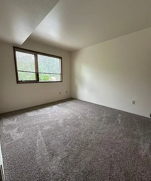 Kinnear Park Apartments — Photo 17