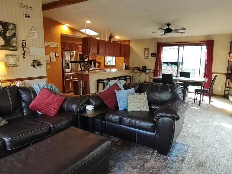 232 Island Creek Rd — Photo 2