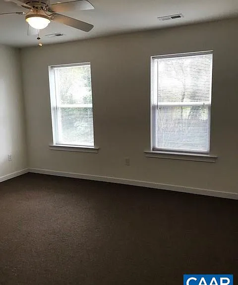 109 Chelsea Dr — Photo 5