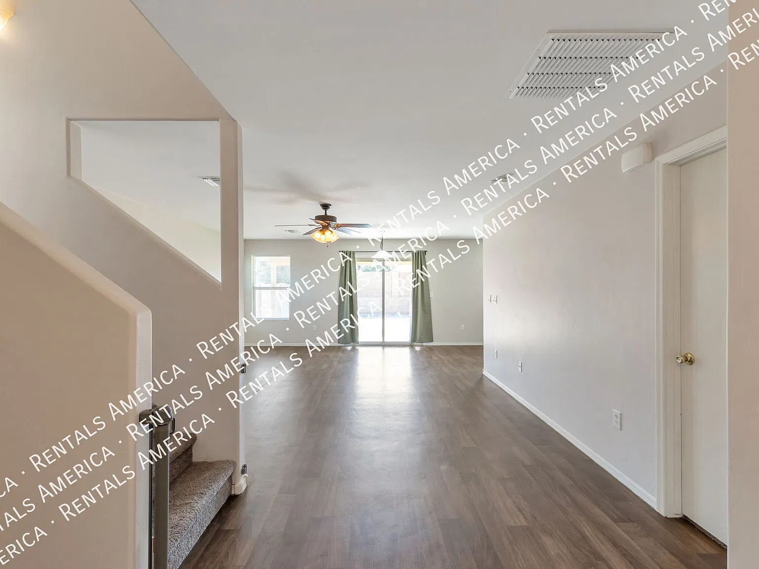 4 Bedroom Two Story Home with Loft in Green Valley — Photo 4