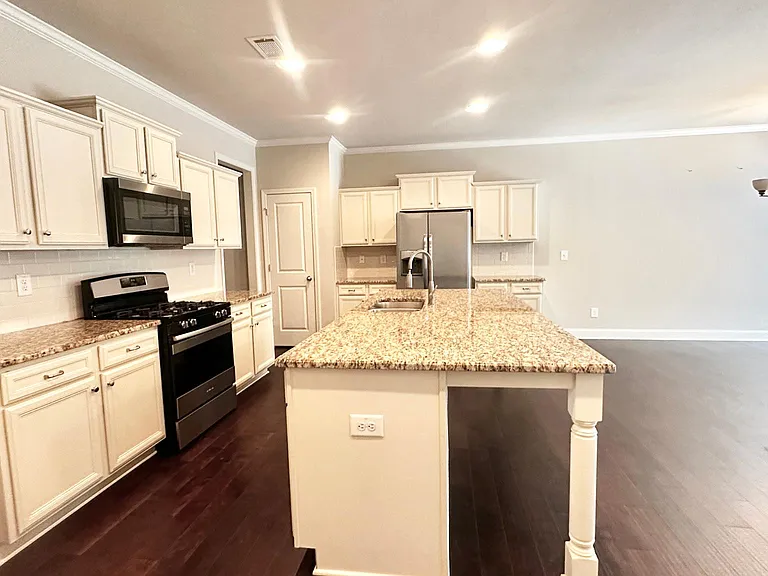 285 Holdings Dr — Photo 7