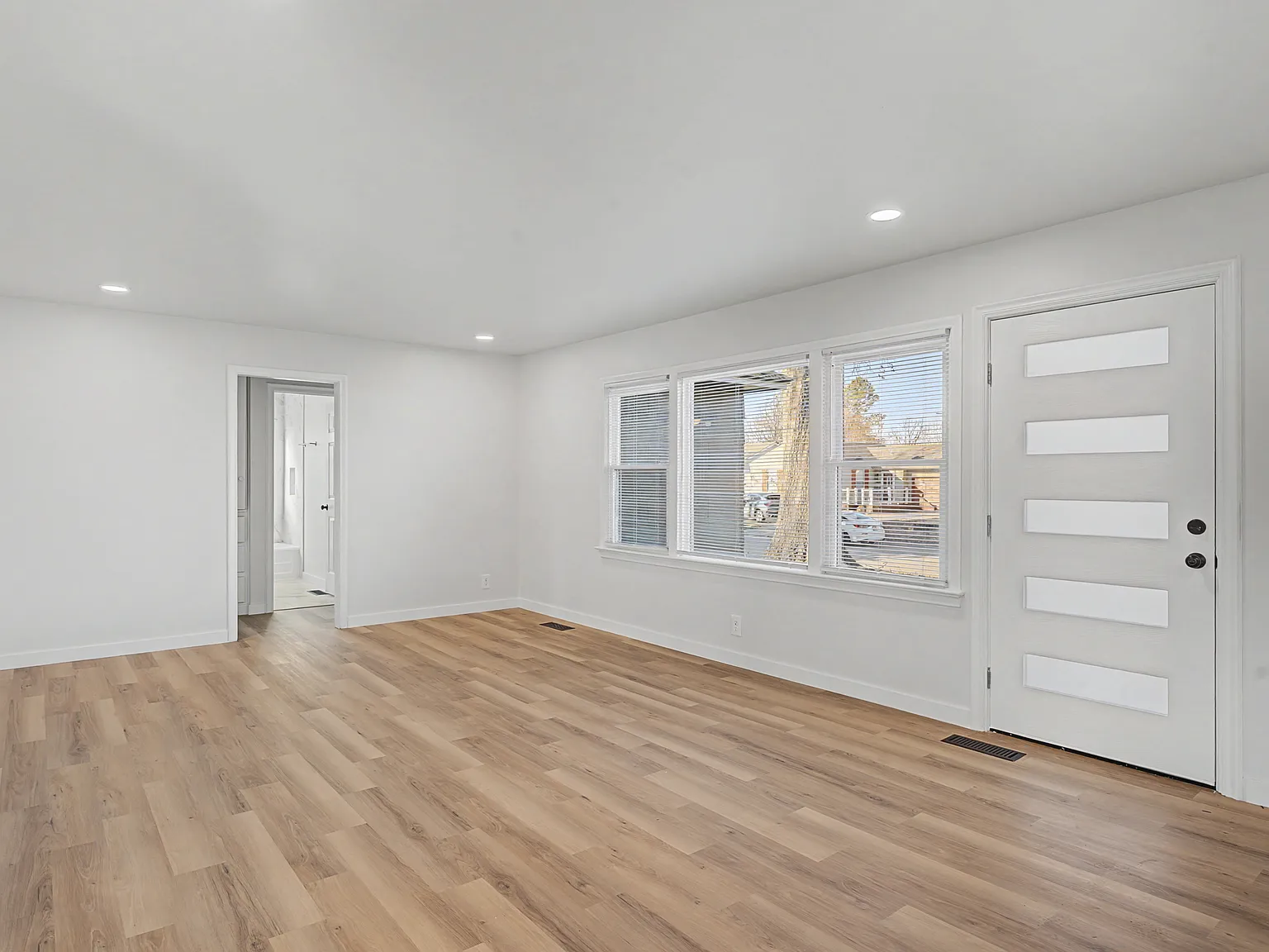 3 bed, 1200 sqft, $2,750 — Photo 4