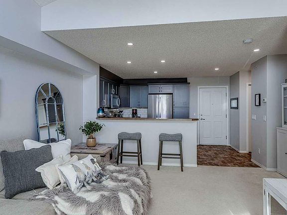 3rd image of 305 Marina Dr #305