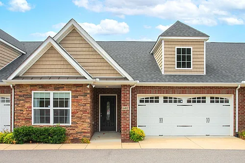 395 Devon Chase Hl #6402 Photo 1