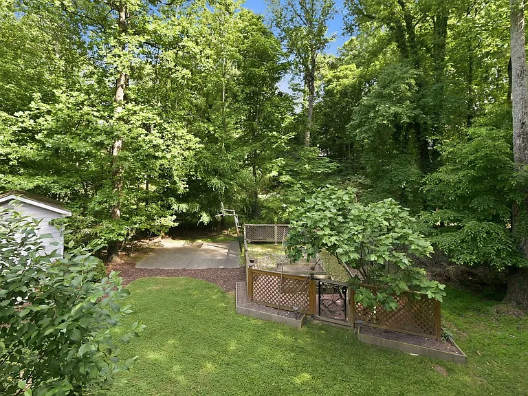 6 Bramerton Ct — Photo 39