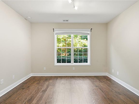4th image of 2270 Tenor Ln