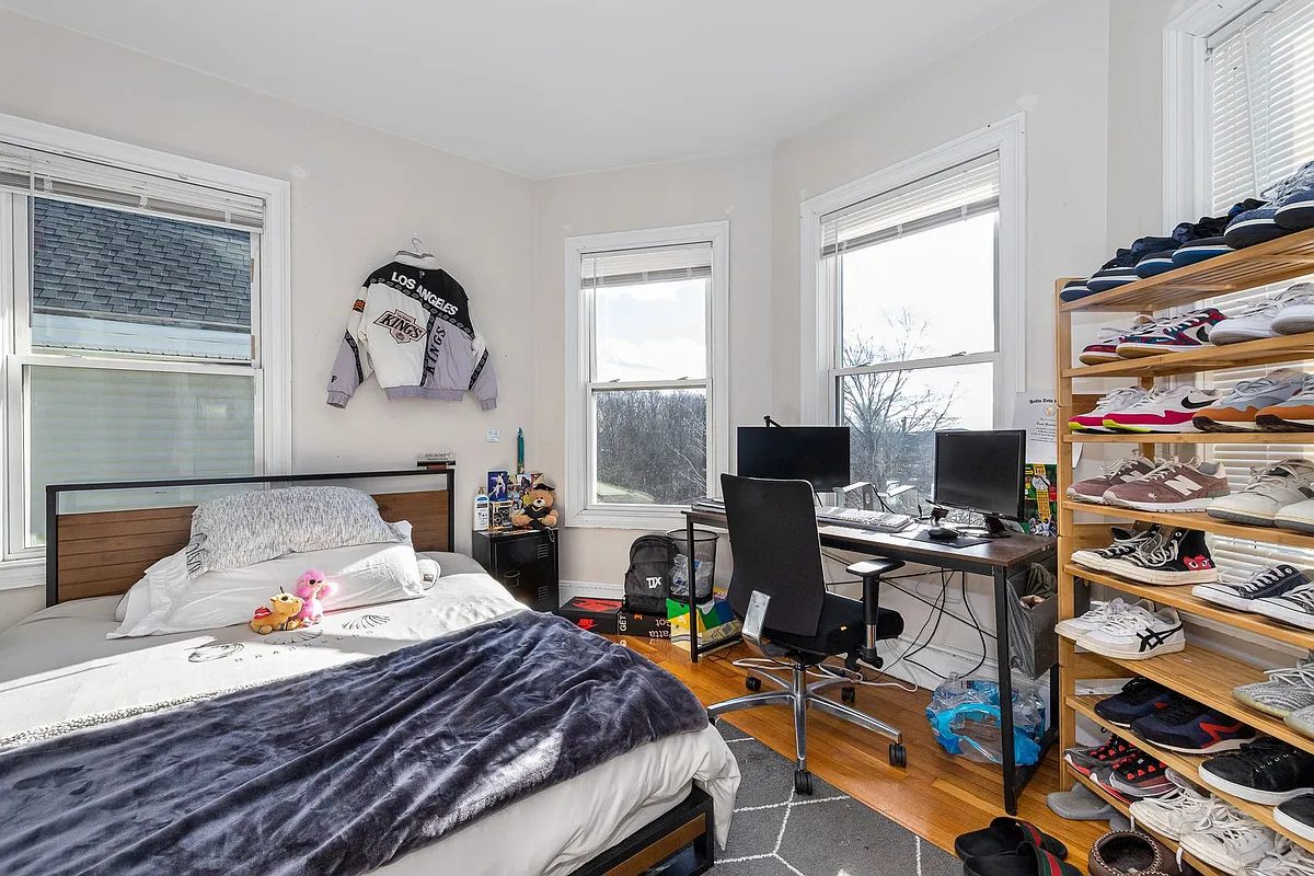 Building Photo - 228 Calumet St #3