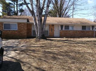 835 N Commerce Rd, Commerce Township, MI 48382