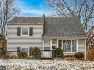 33 Robarts Dr, Phoenixville, PA 19460